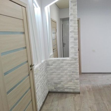 Apartment On Kryvorizhstal Street 35-24 Кривой Рог Экстерьер фото