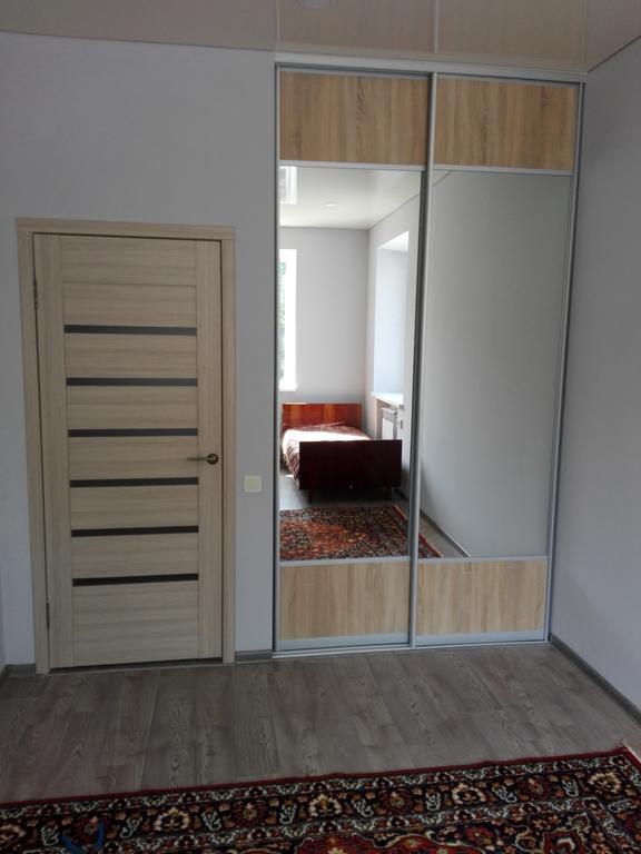 Apartment On Kryvorizhstal Street 35-24 Кривой Рог Экстерьер фото